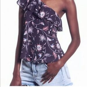 NEW Revolve ASTR ruffle on shoulder top Sz M